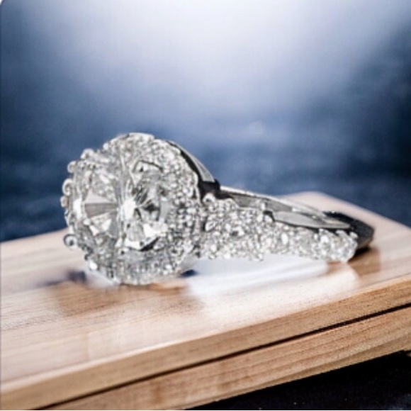 Wonderful Wedding Ring - Picture 4 of 7